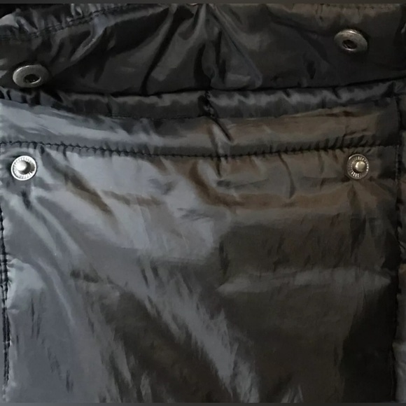 Levi's Box Quilted Puffer Vest Women's Size Small Black Recycled - Picture 7 of 11